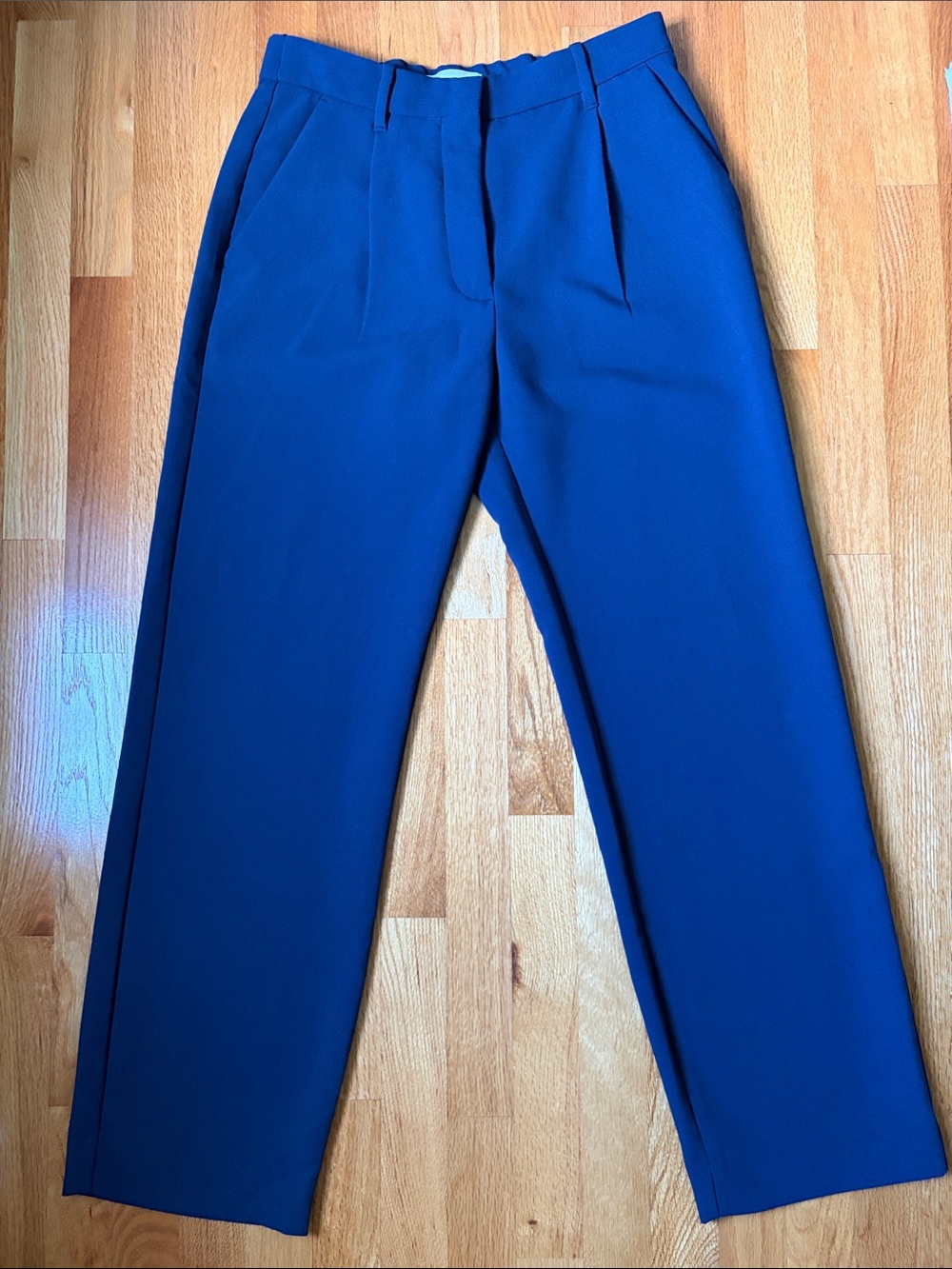 Tailored Straight-Leg Women’s Pleated Pants in Navy